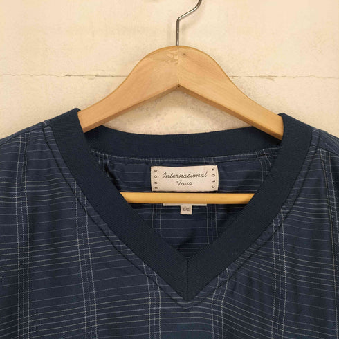 アイゾッド IZOD INTERNATIONAL TOUR フロント刺繍チェック柄Vネックピステ メンズ  L